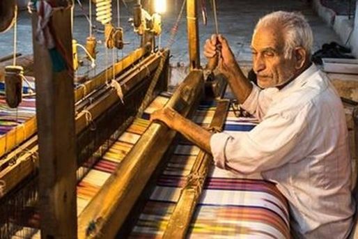 Дараи ткање, тканина са шареним и упечатљивим шарама