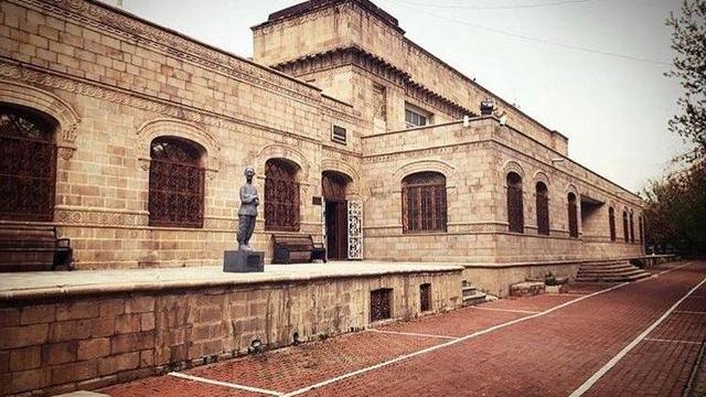 Ретка колекција карикатура у Музеју карикатуре у Табризу